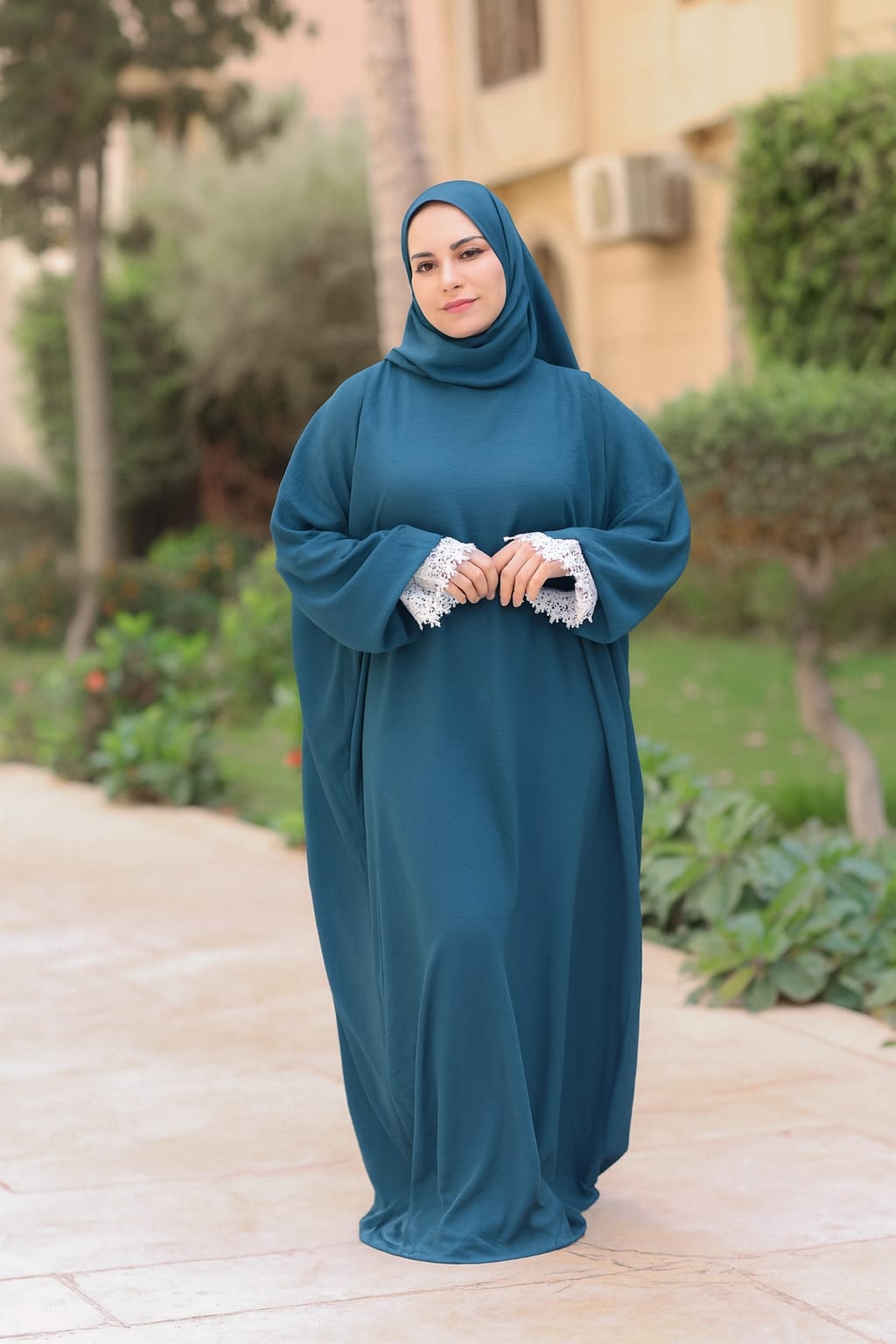 إسدال سي واي راقى  بكلفة دانتيل شيك